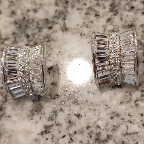 Nolan Miller stud earrings with backs, signed - Picture 7 of 16